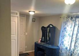 Grove 3- King Bed with Private Bathroom 4