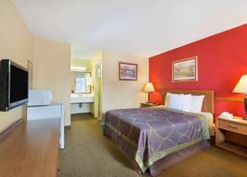 Super 8 by Wyndham Lancaster 5