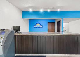 Days Inn by Wyndham Fond du Lac 2