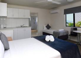 Summit Motel 5