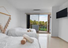 Angelina 28 Beachfront and Family Apartments - Modern and Relaxing Long Stays - 20 min from Cancun Airport 5