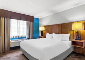 Quality Inn & Suites San Antonio Airport - Stone Oak 4