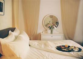 Shila Athens 4