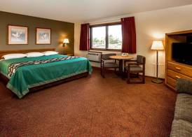 Super 8 by Wyndham Hartford WI 5