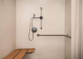Country Inn & Suites by Radisson, Dubuque, IA 4