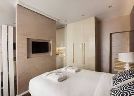 Consolato Boutique 5