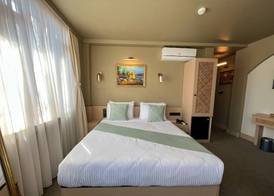 By Kinyas Hotel 4