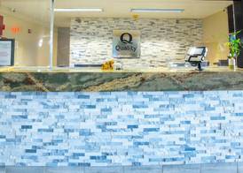 Quality Inn & Suites Woodstock near Lake Geneva 3
