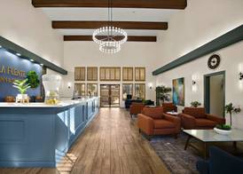 La Fuente Inn & Suites 4