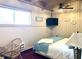 Breakers Boutique Inn 4