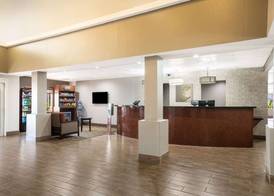 Comfort Suites Forsyth near I-75 2