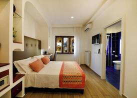 Sorrento Rooms 5