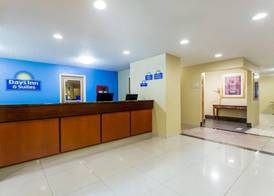 Days Inn & Suites by Wyndham Bloomington/Normal IL 3