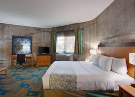 La Quinta Inn & Suites by Wyndham Irvine Spectrum 5