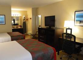RAMADA BY WYNDHAM NAPLES 4