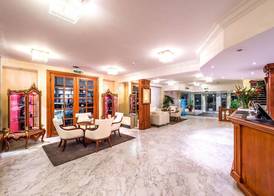 Hotel Century 3