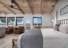 Sky Ranch Lodge 3