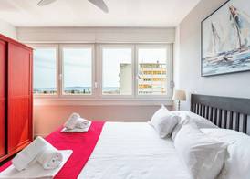 Comfortable apt with great city and sea view 5