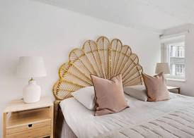 Sanders Penny - Chic 3-bdr Apt in City Center 2
