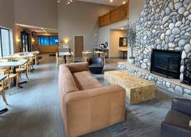 Beachfront Hotel Houghton Lake 2