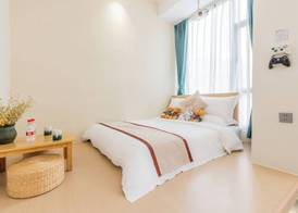 Stargazing Platform Inn - Heart of Old Canton 5