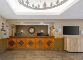 Best Western Plus Valemount Inn & Suites 4