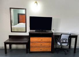 Regency Inn Bald Knob 5