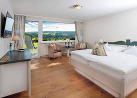 Schwarzwald Wellnesshotel SAIGERHÖH I Spa Golf & Wandern über dem Titisee 3