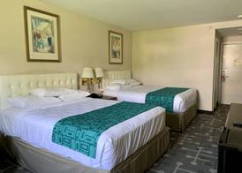 Howard Johnson by Wyndham Williamstown 5