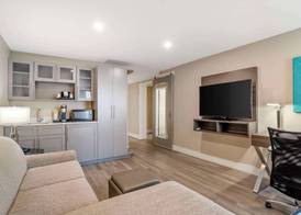 Best Western Plus Greenville I-385 Inn & Suites 4