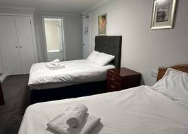 The Bruce Hotel 4