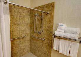 Holiday Inn Express & Suites SIOUX CENTER by IHG 5
