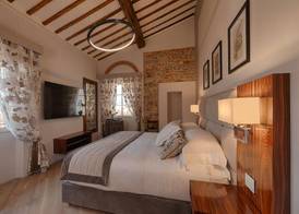 Donati Luxury Tower Suites 4