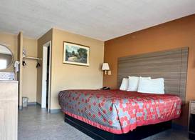 THE COUNTRY CORNER INN 5