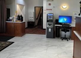 Days Inn by Wyndham Seattle Aurora 2