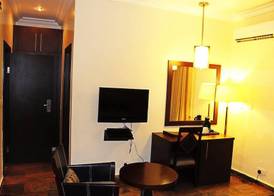 Apo Apartments 5
