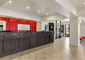 Ramada by Wyndham Marina 5
