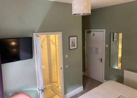 Grosvenor Place Guest House 5