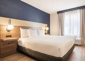 La Quinta by Wyndham Danbury 4