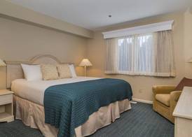 Water's Edge Resort & Spa 3