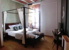 Les Monges Palace Boutique 4