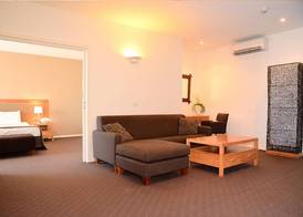 Mornington Hotel 4