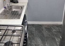 North London Apartment - Edmonton 5