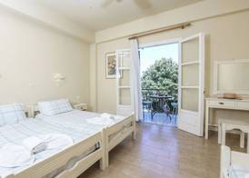 The Mayflower Studios & Apartments 4