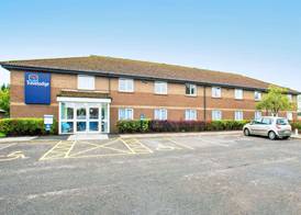 Travelodge Kinross M90 4