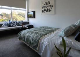 Barrys Beach Road Hotel 4