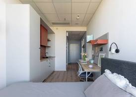 Sky Airport Aparthotel 4