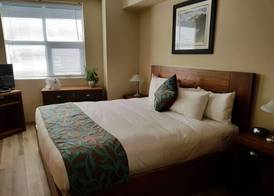Sunset Resorts Canmore and Spa 5
