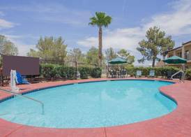 Super 8 by Wyndham Barstow 5