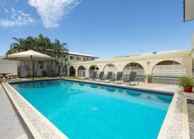 Coral Sands Motel 5
